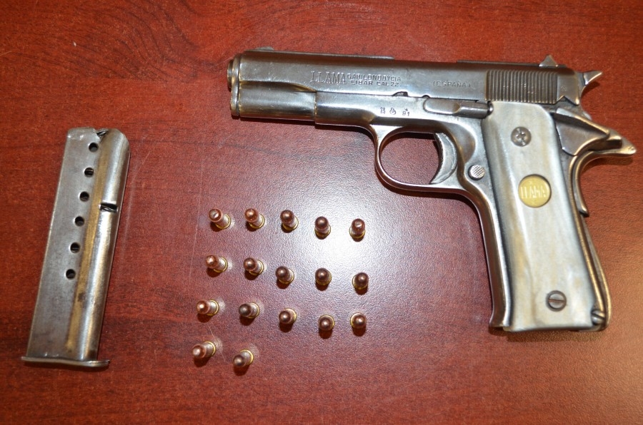 Hallaron una pistola en la camioneta que conducía