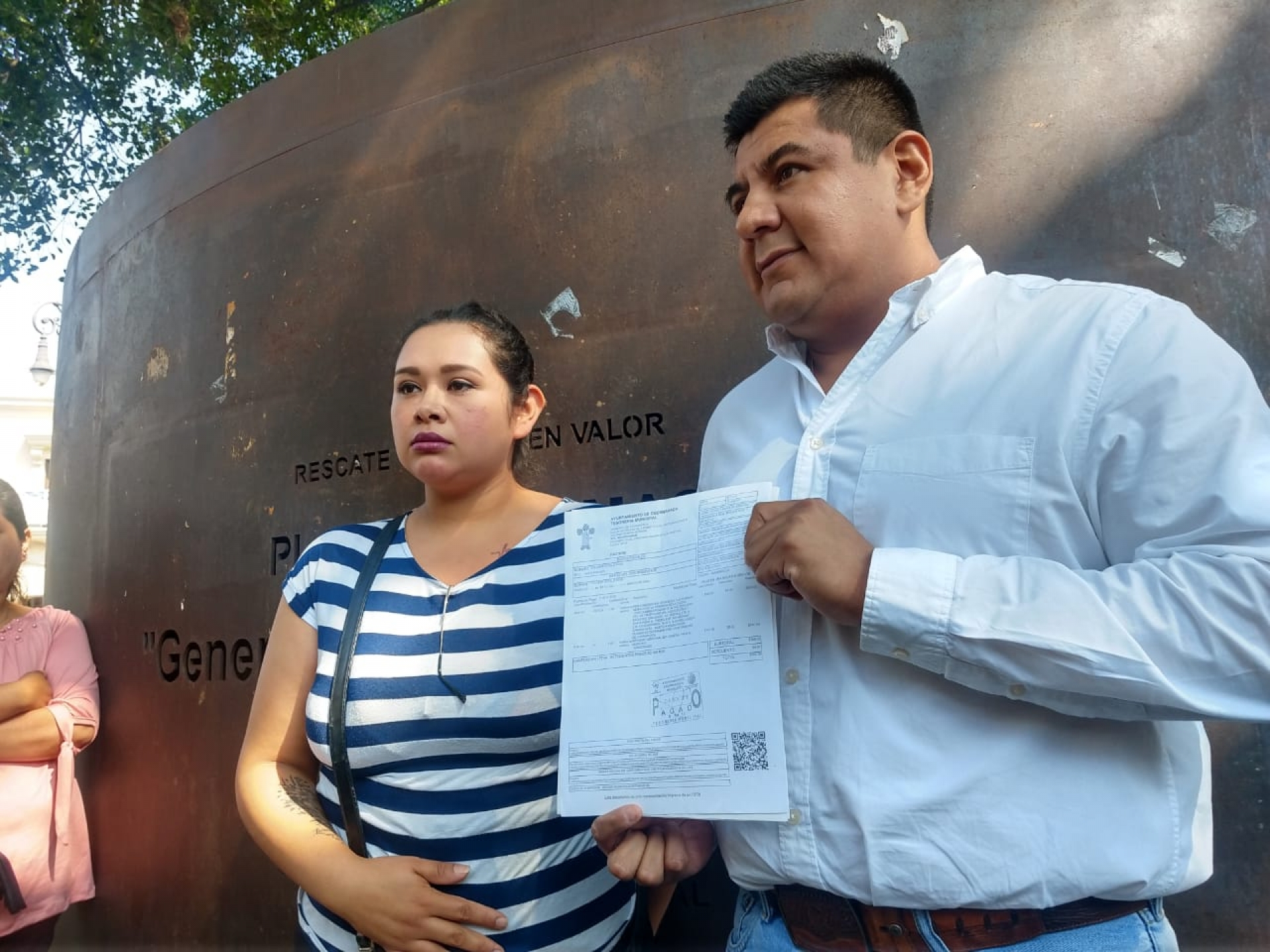 Anuncian comerciantes ambulantes que este martes se reinstalarán afuera del IMSS
