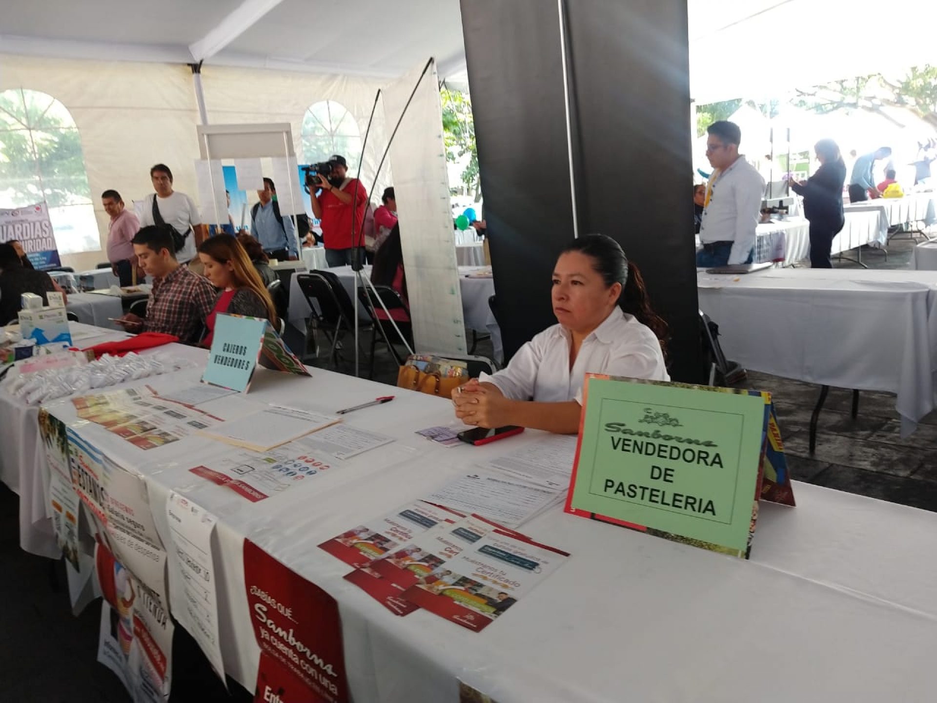Realizan edición 17 de la feria del empleo, en Cuernavaca