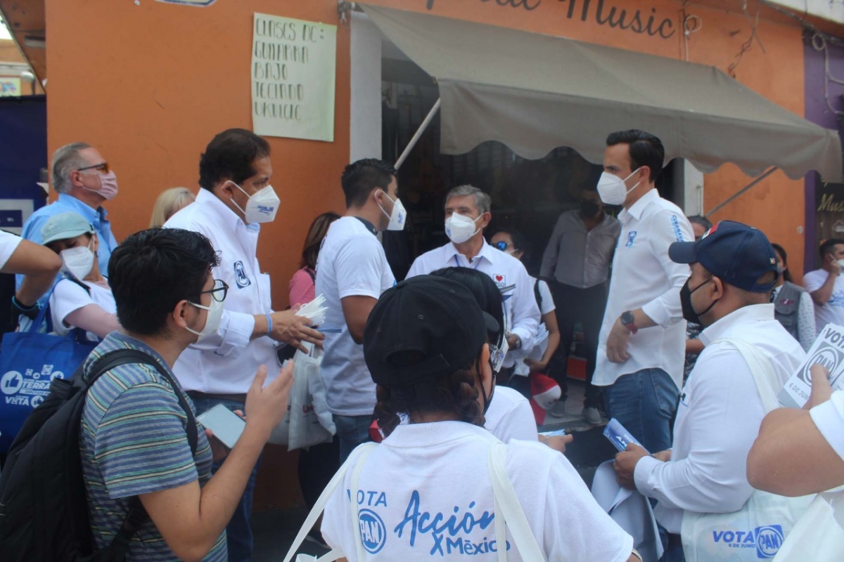 'Aplicar la ley', única propuesta de Urióstegui para combatir el ambulantaje