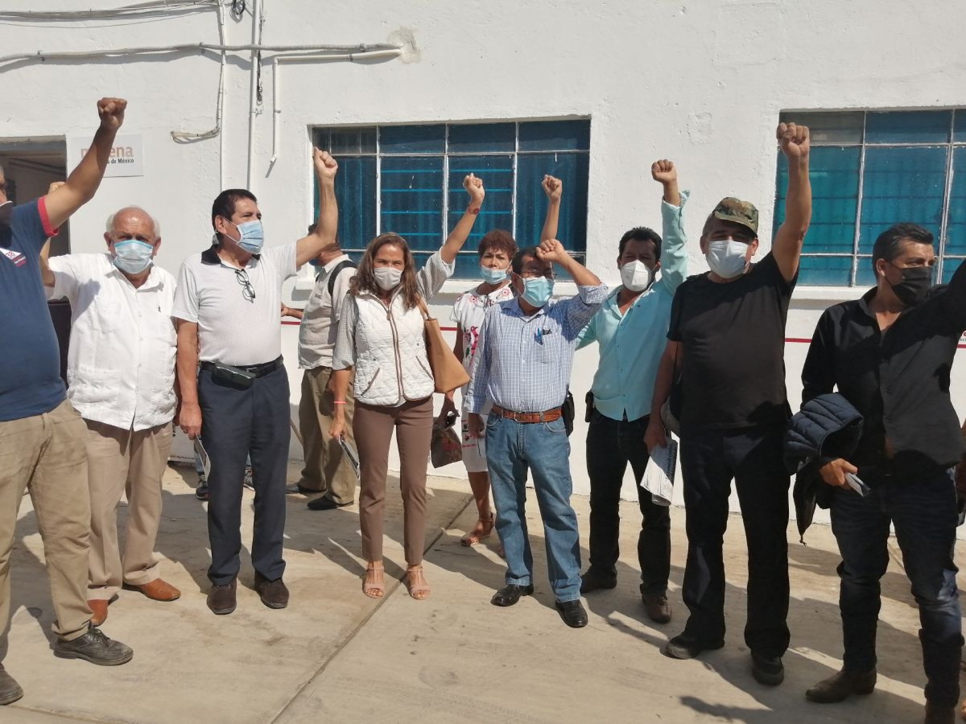Militantes de Morena siguen su campaña contra coaliciones