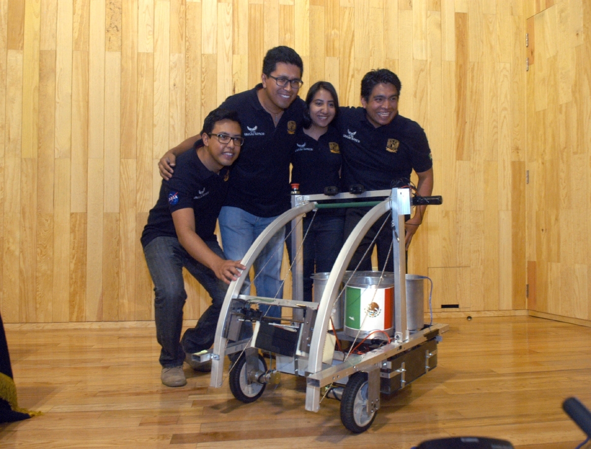 Estudiantes de ingeniería de la UNAM obtienen premio de la nasa con robot explorador de Marte