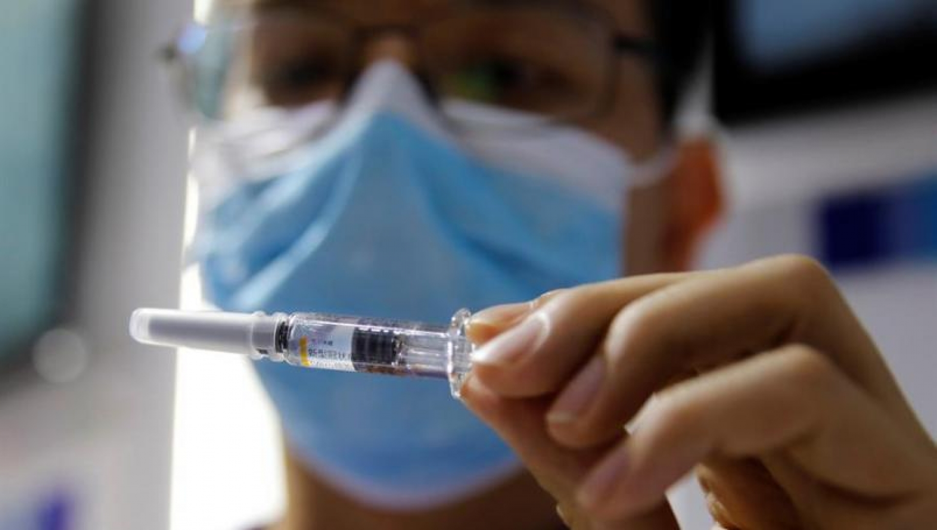 Llegan a México primeros lotes de la vacuna contra covid-19 para iniciar ensayos de fase 3