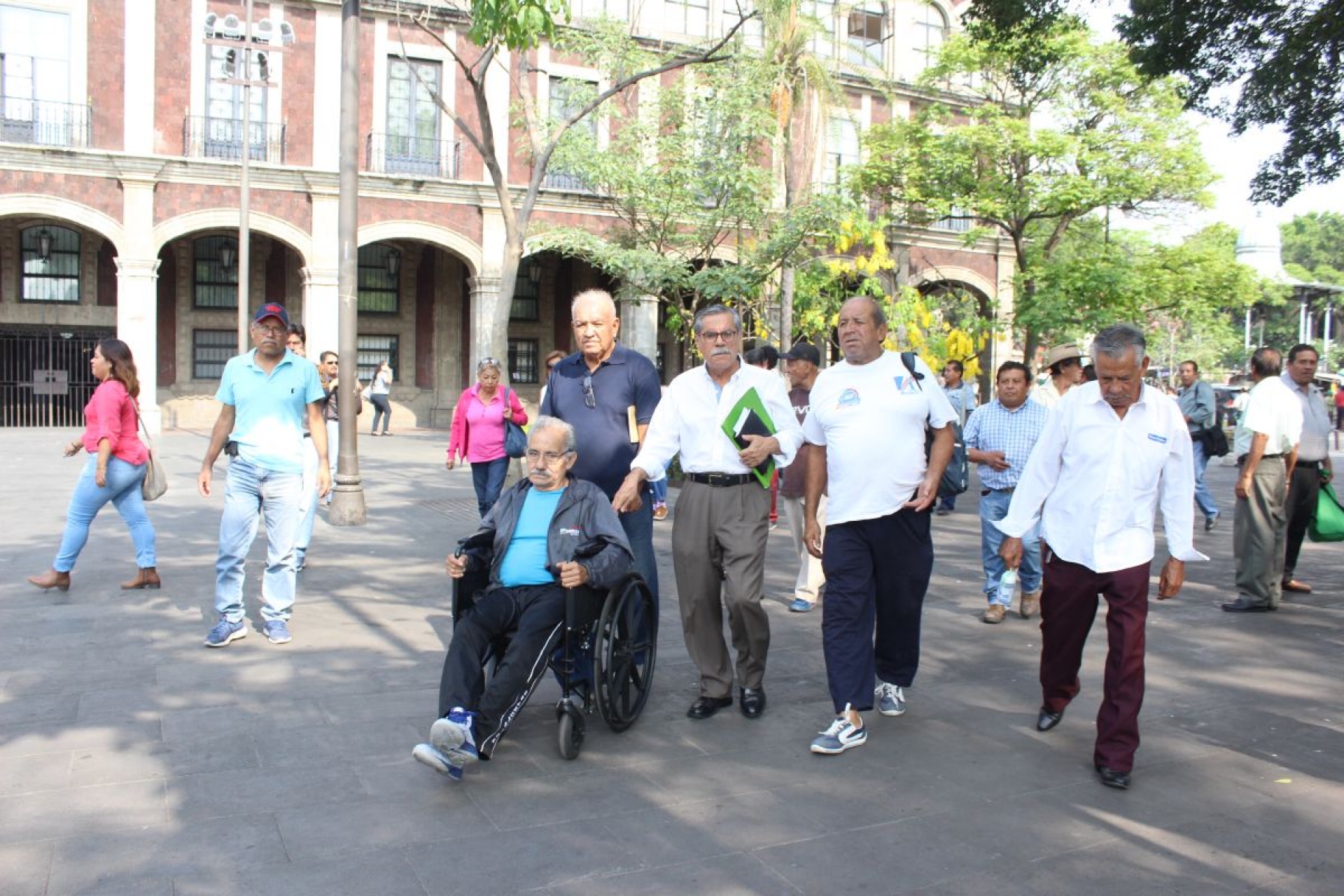 Jubilados del SAPAC demandan pagos atrasados