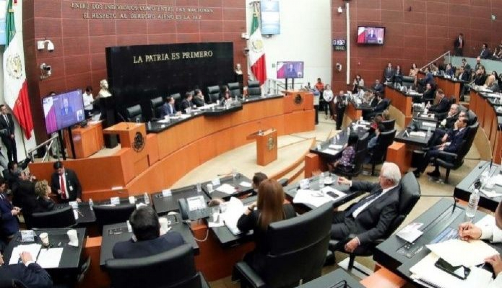 Morena presenta en el Senado propuesta para confiscar bienes de servidores públicos por corrupción
