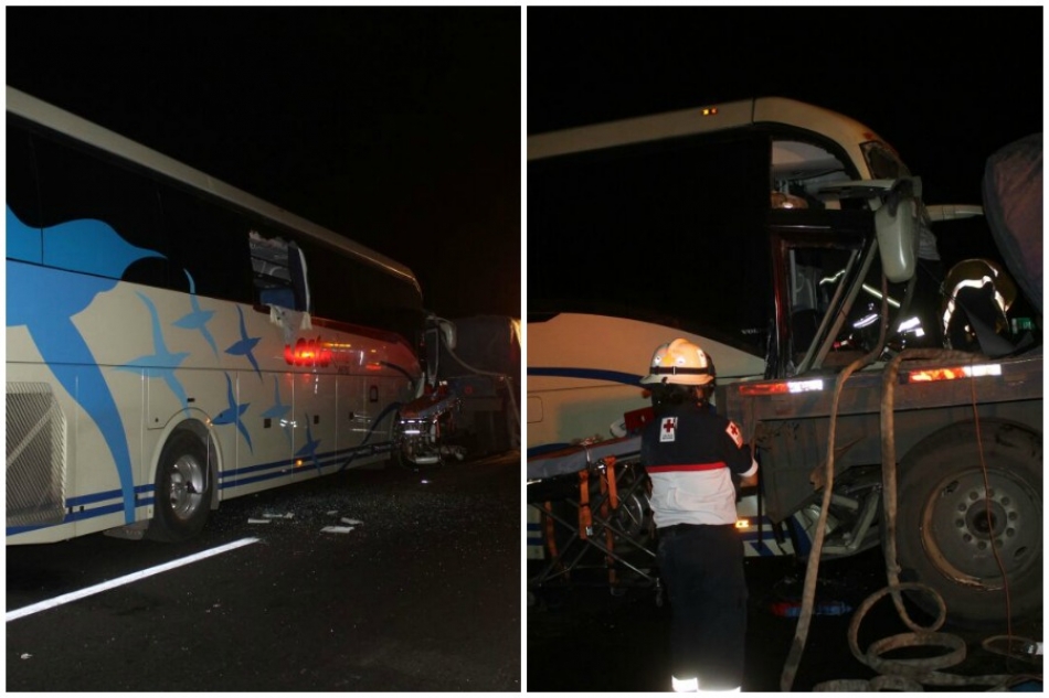 Operador de un autobús turístico que quedó prensado al impactarse contra un tráiler en la autopista México-Acapulco