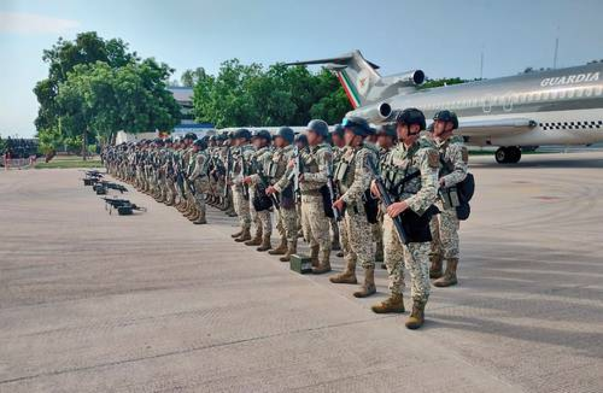 200 militares llegan a Sinaloa tras captura de 'El Mayo' Zambada