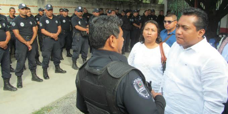 Toma edil de Tlaquiltenango instalaciones de la policía muncipal; retira al director de Mando Único