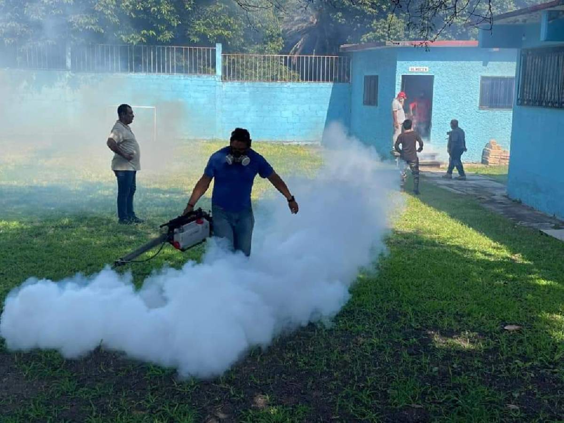 Buscan evitar brote de dengue en escuelas del poniente