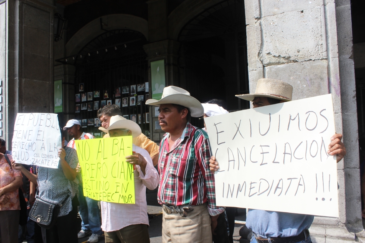 Habitantes de Zacatepec exigen cierre de basurero