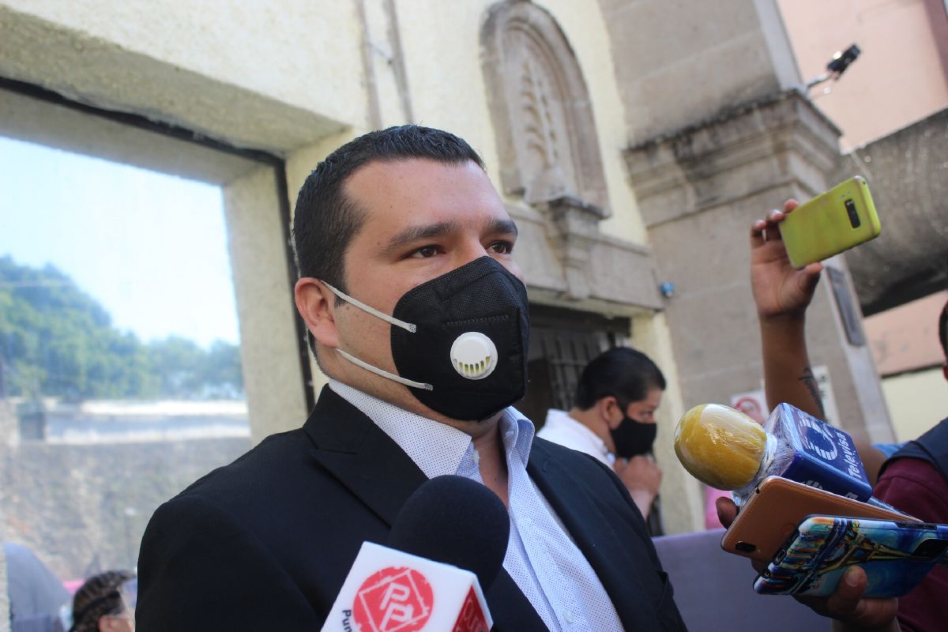 Exhortan a Congreso a desahogar juicio contra diputado