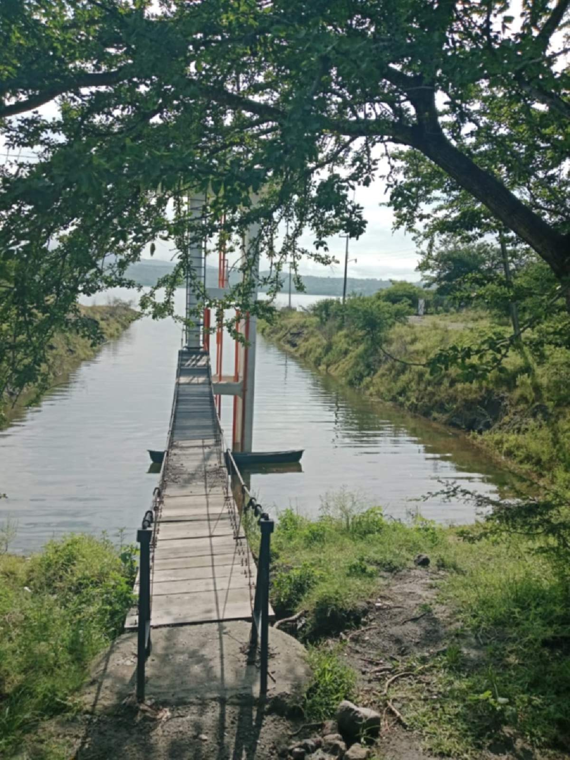 Presa de El Rodeo llega a su nivel máximo
