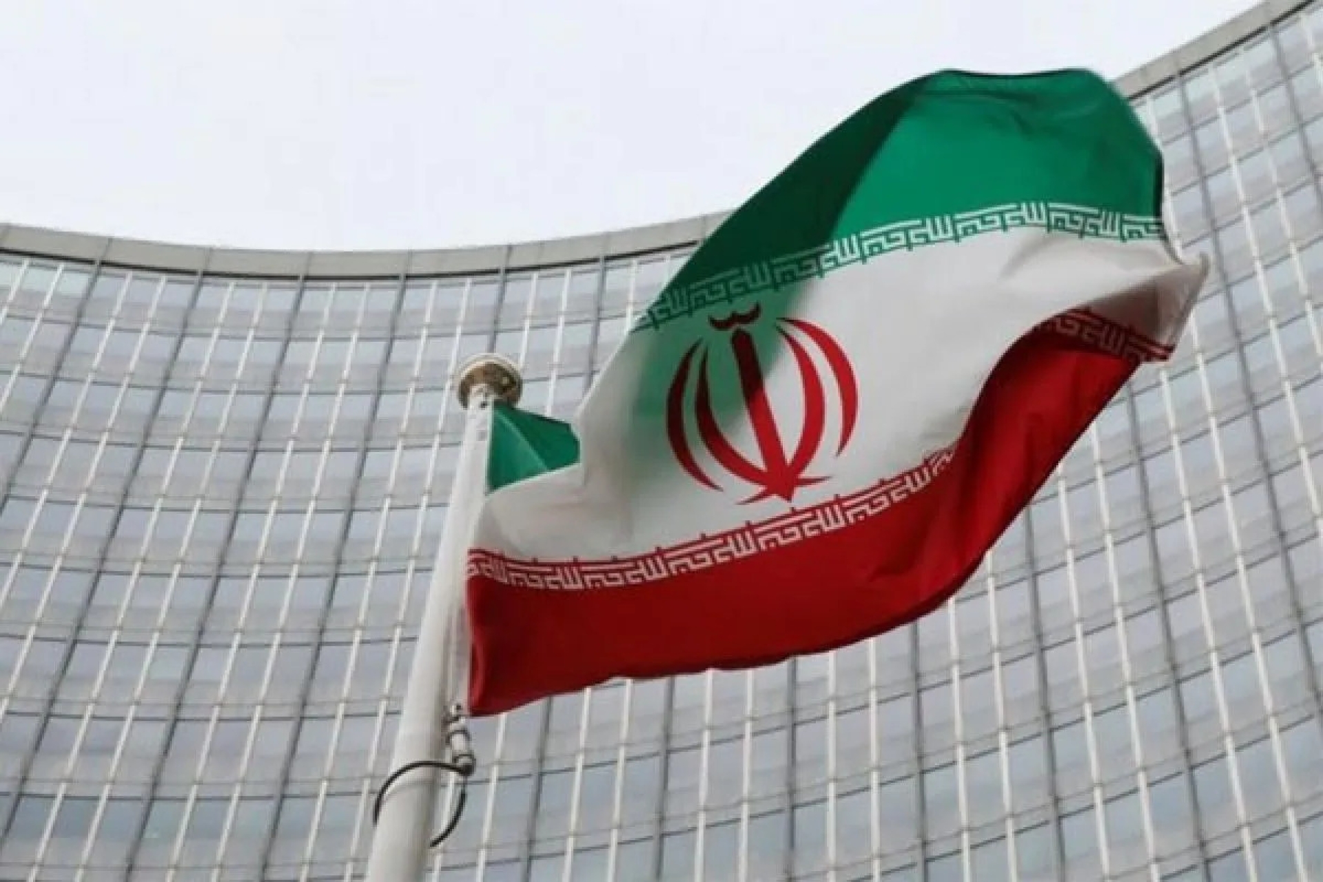 Irán incorpora mil drones en medio de amenazas militares de Estados Unidos