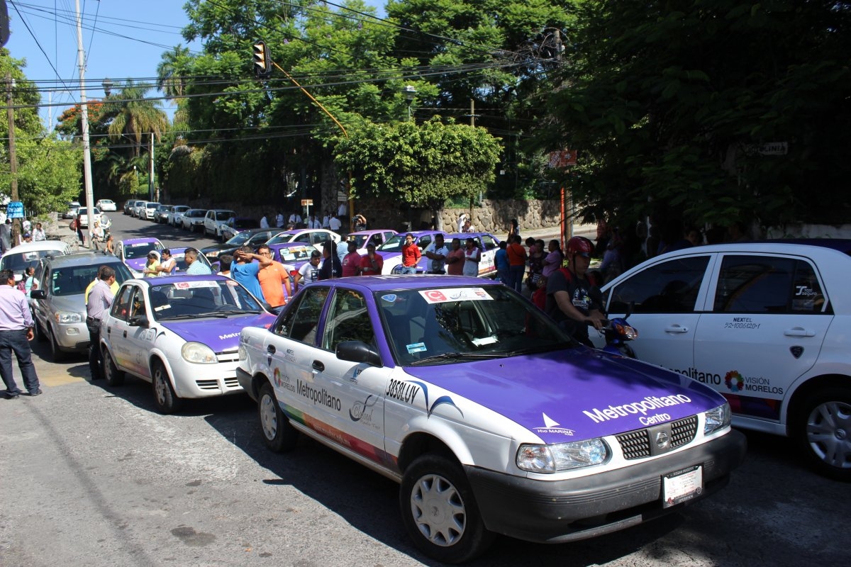 Taxistas amenazan con iniciar demandas contra la SMyT por la cancelación de concesiones