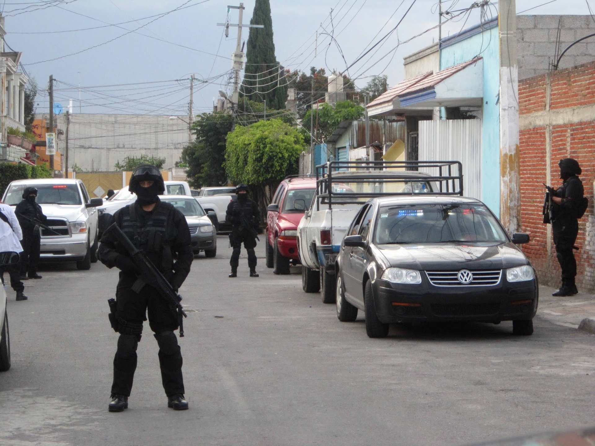 Catean una casa en Tejalpa; hallan un auto robado