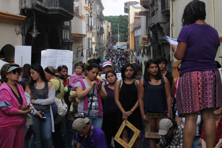 Reclaman mujeres contra la violencia machista