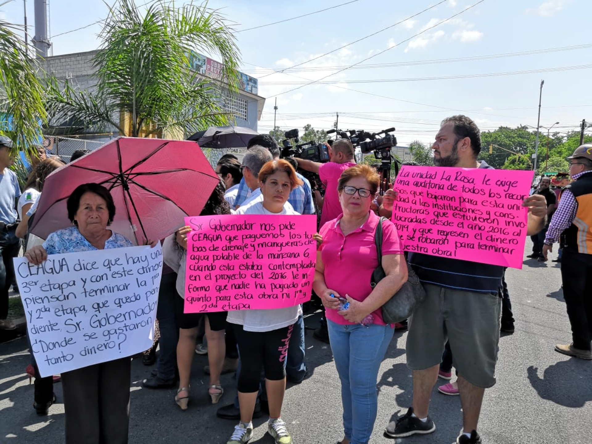 Piden vecinos de UH 'La Rosa' se concluya obra de rehabilitación de drenaje