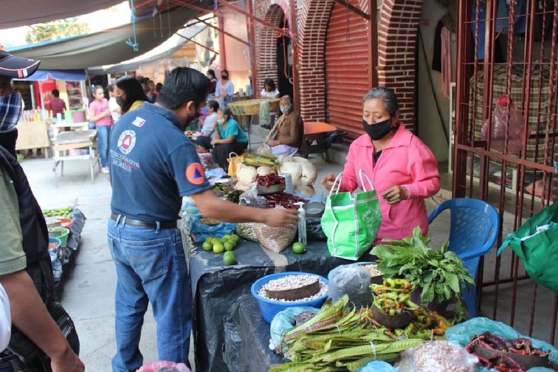 Mantienen protocolos sanitarios en municipios del poniente