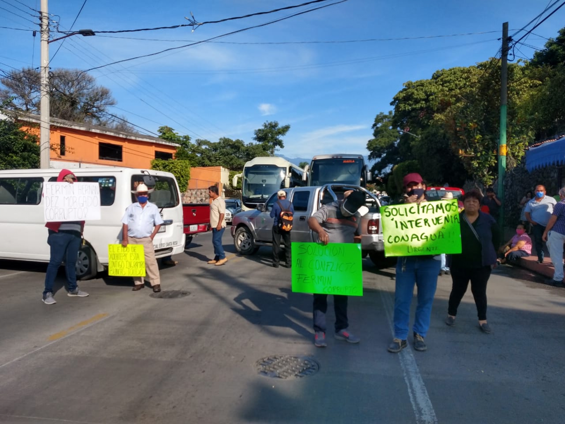 Unión de usuarios cuenca Las Fuentes protesta en la avenida Morelos
