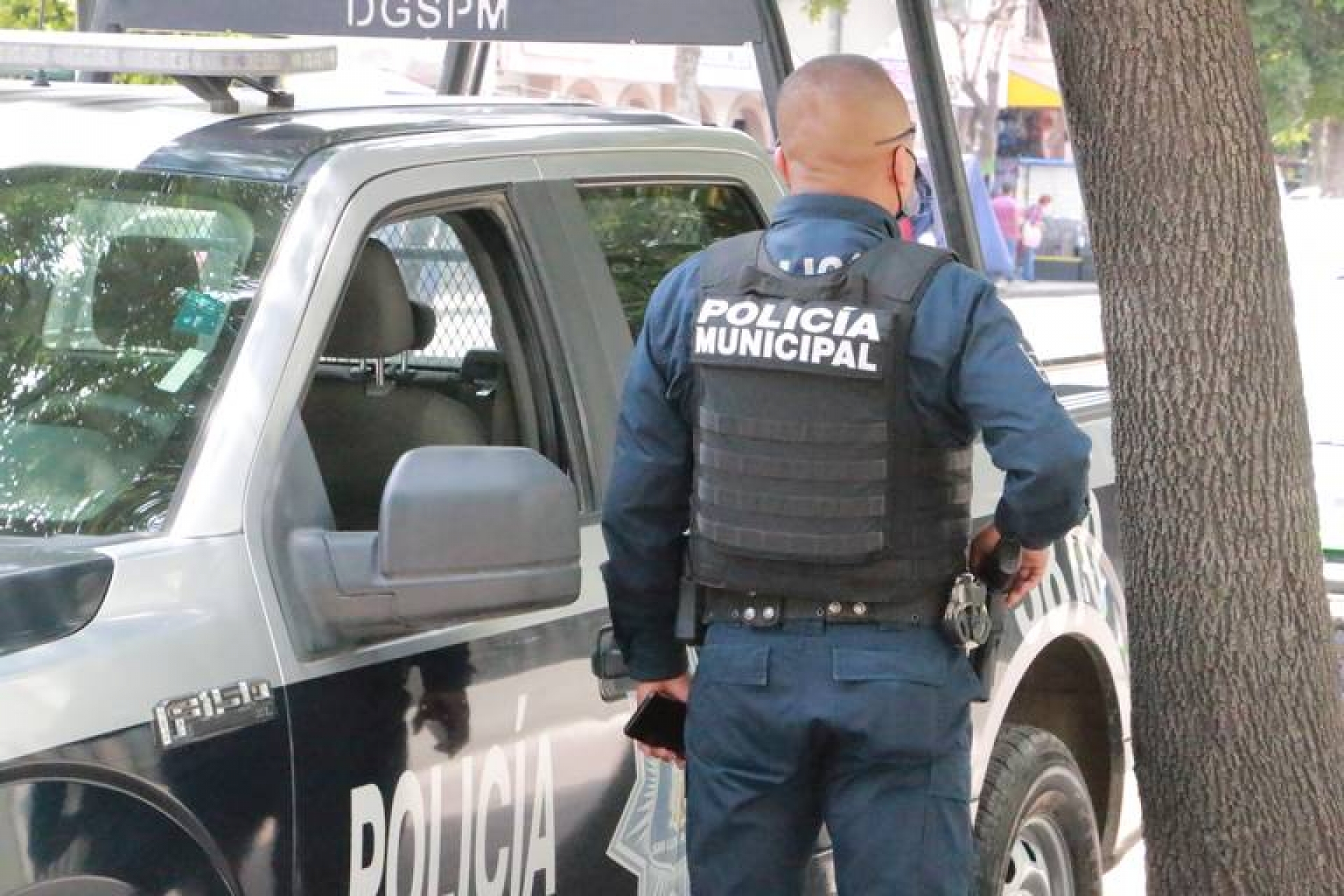 Le robaron una moto afuera de su casa