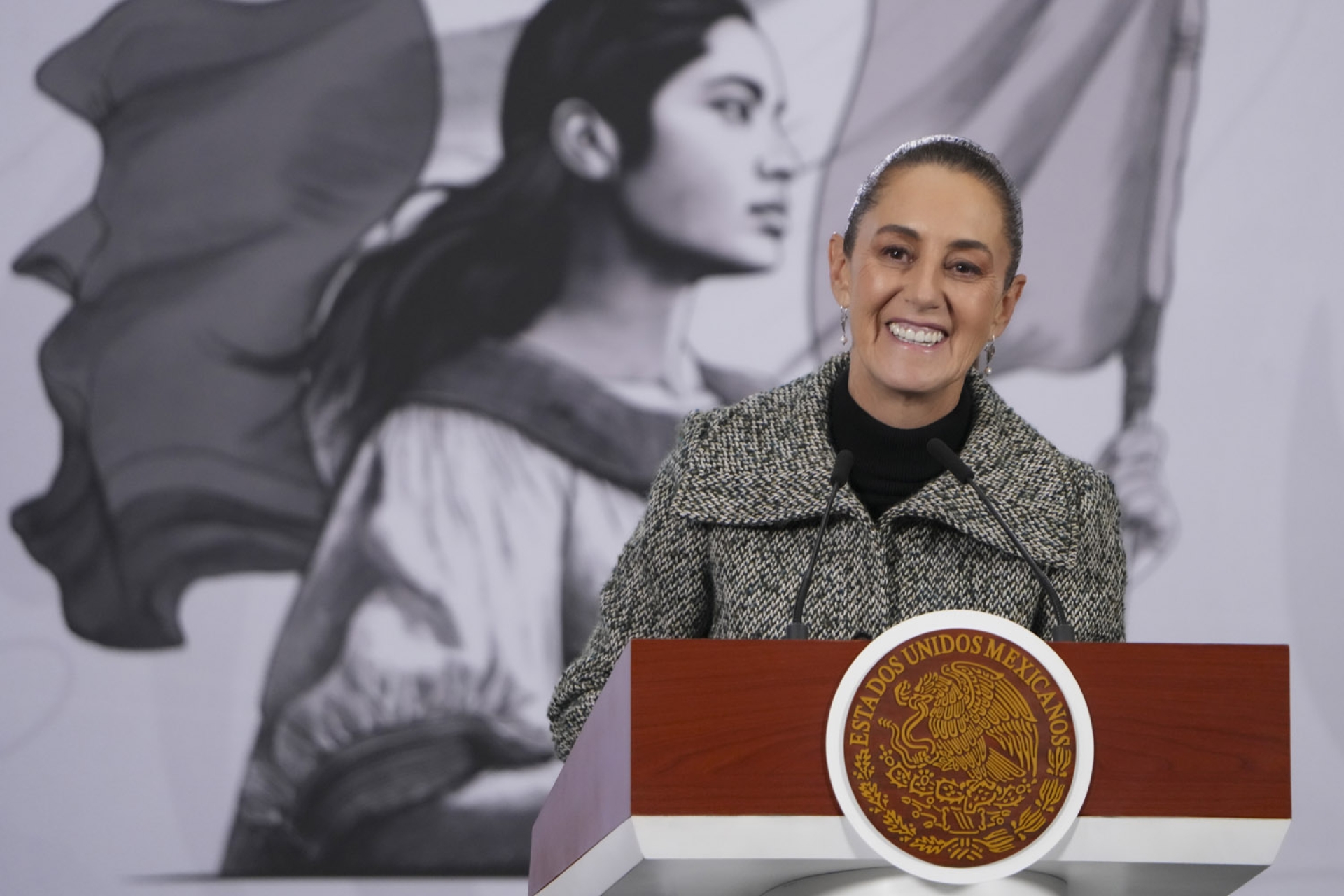 Sheinbaum rechaza criminalización de migrantes: 'La gente no migra por gusto'