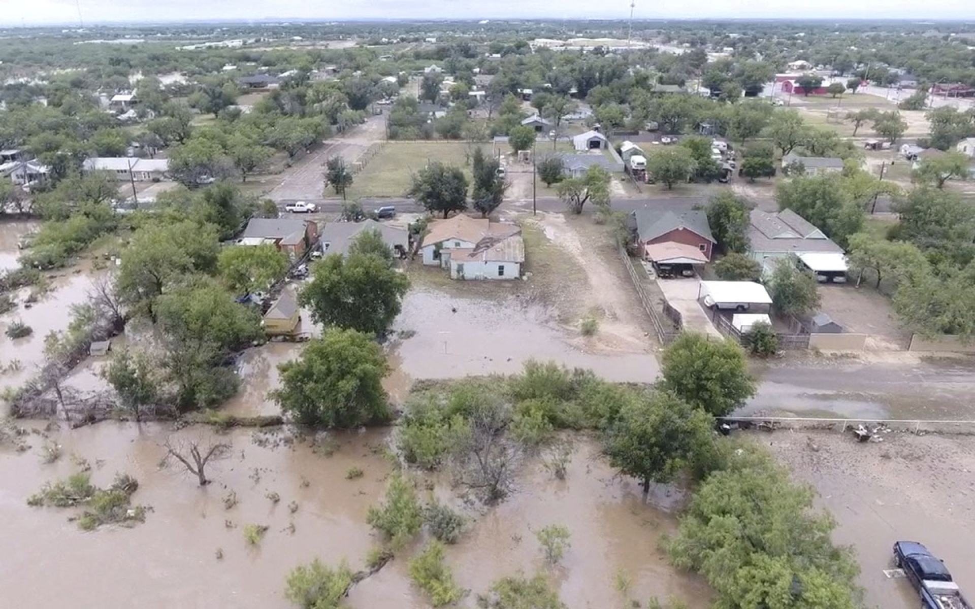 Más de 90 muertos por inundaciones en Texas: Trump viajará a la zona afectada