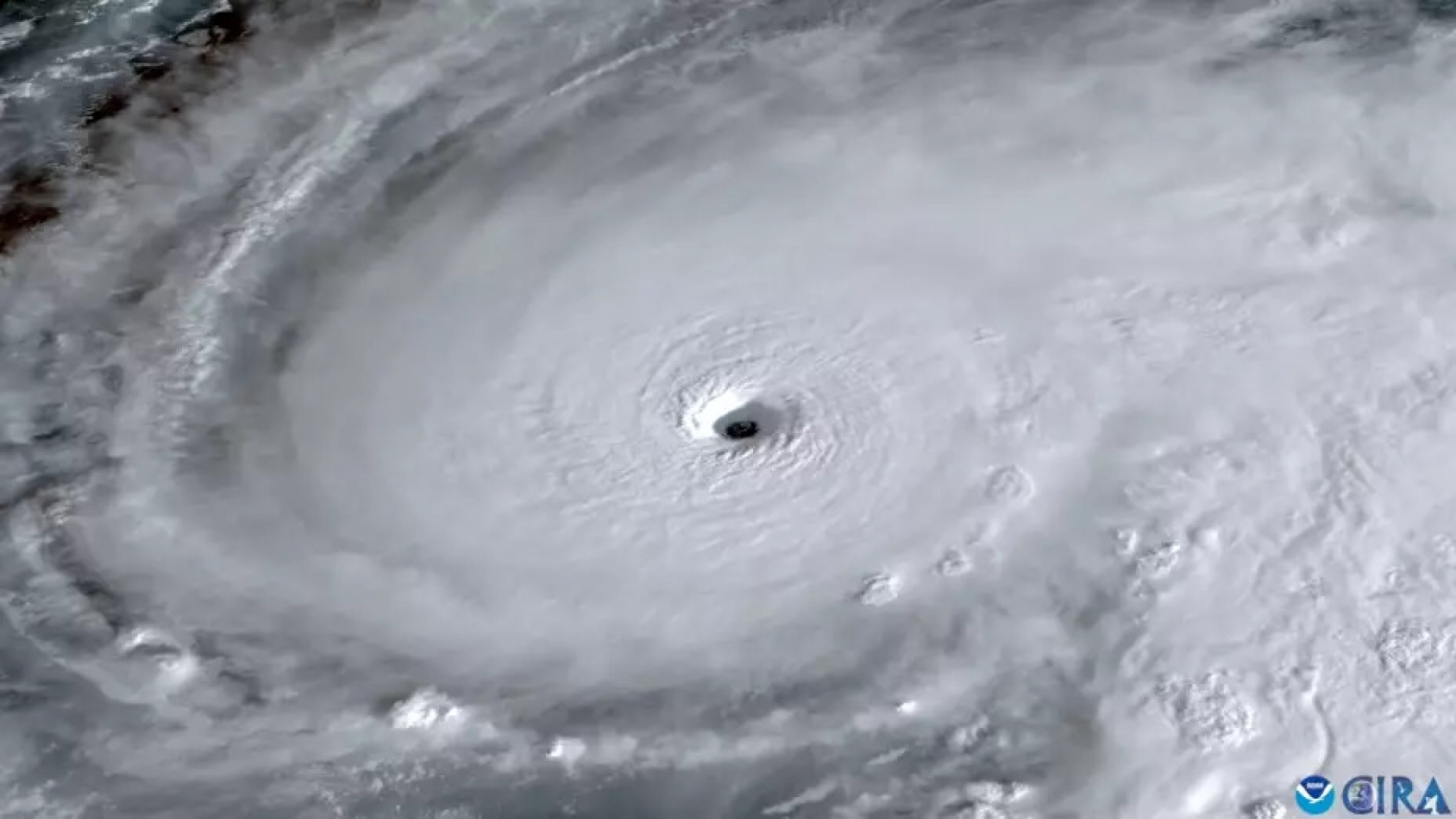 Huracán ‘Melissa’ de categoría 5 toca tierra en Jamaica con lluvias intensas