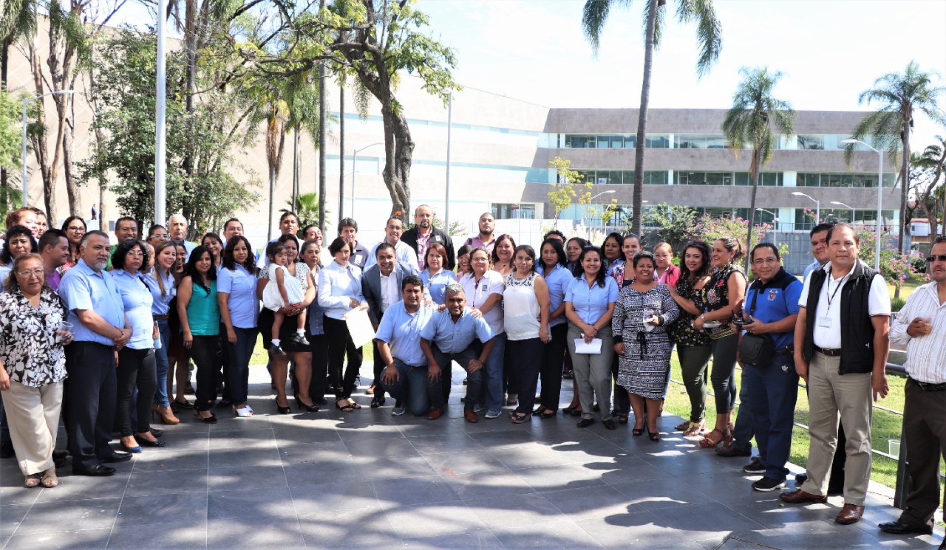 Congreso local paga primera parte de aguinaldo