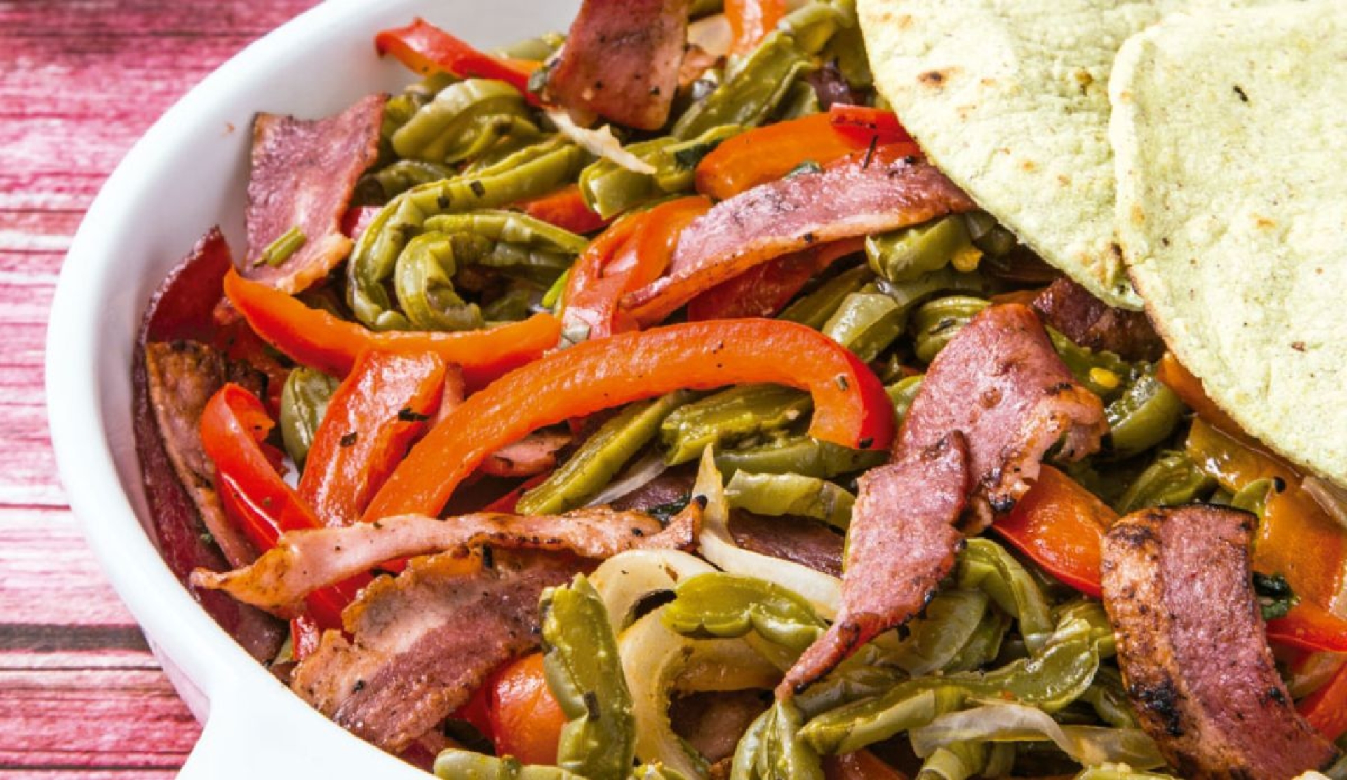 Alambre de nopales: receta sencilla, económica y llena de sabor mexicano
