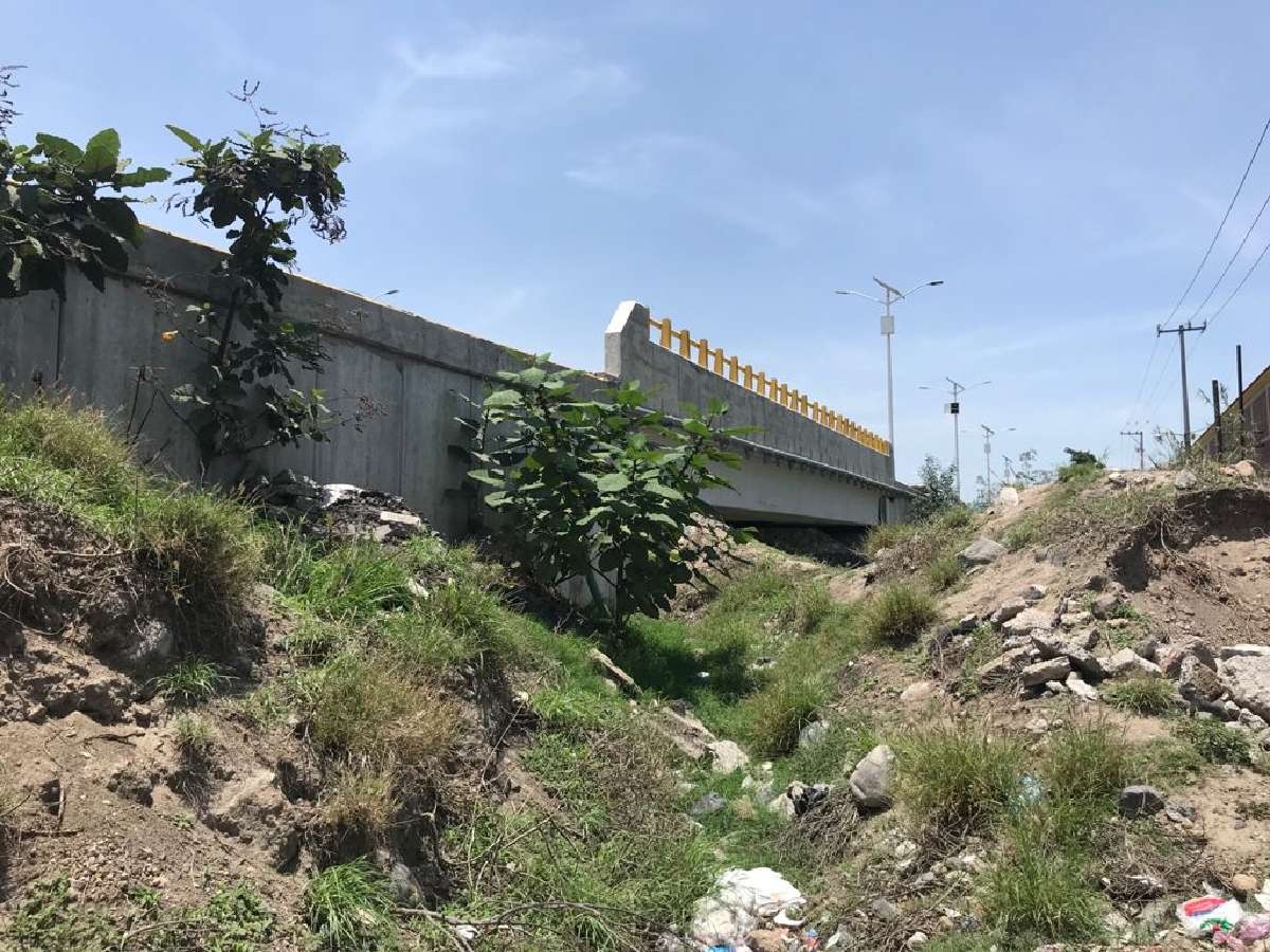 Denuncian riesgo de hundimiento en puente de Cuautla