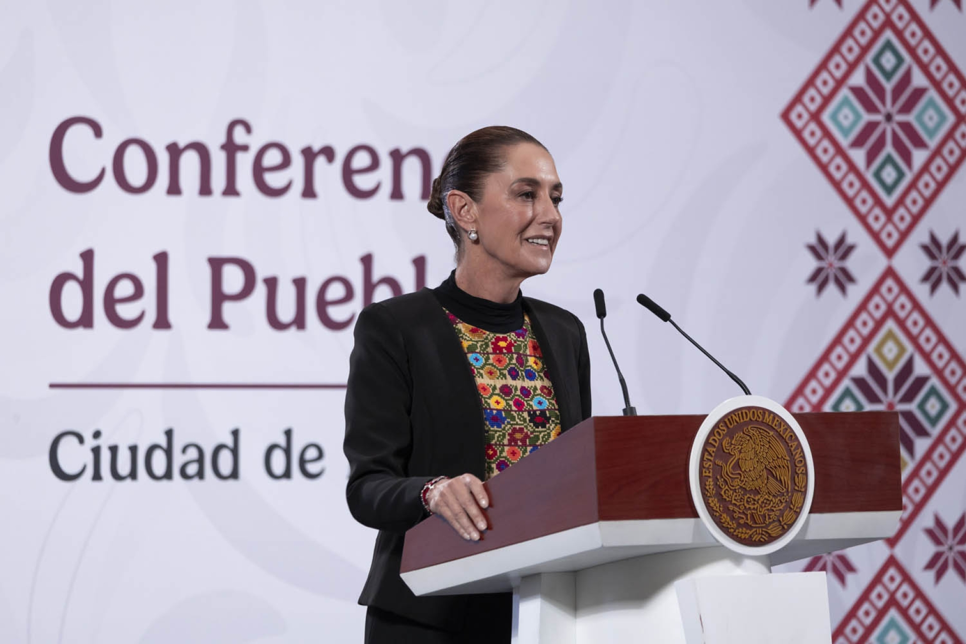 Sheinbaum descarta razones de AMLO para reaparecer en la vida pública