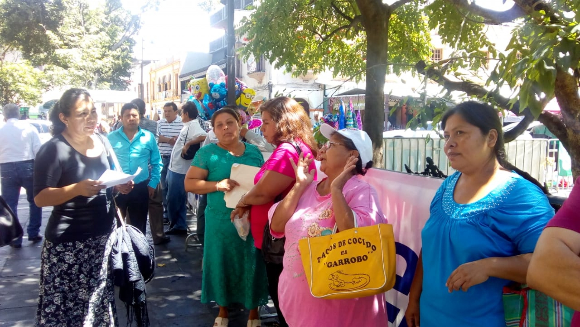 Se manifiestan damnificados de la zona sur