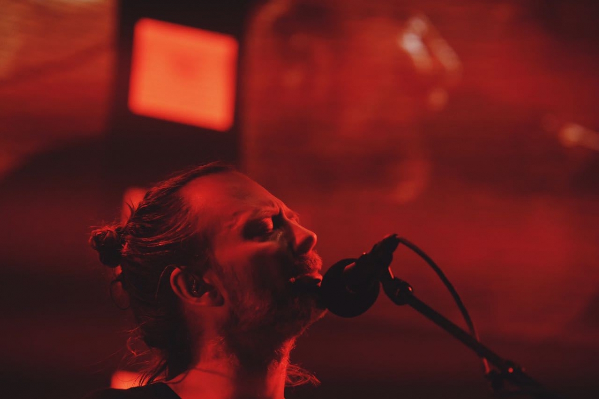 Radiohead en México, hace vibrar a fans en Palacio de los Deportes