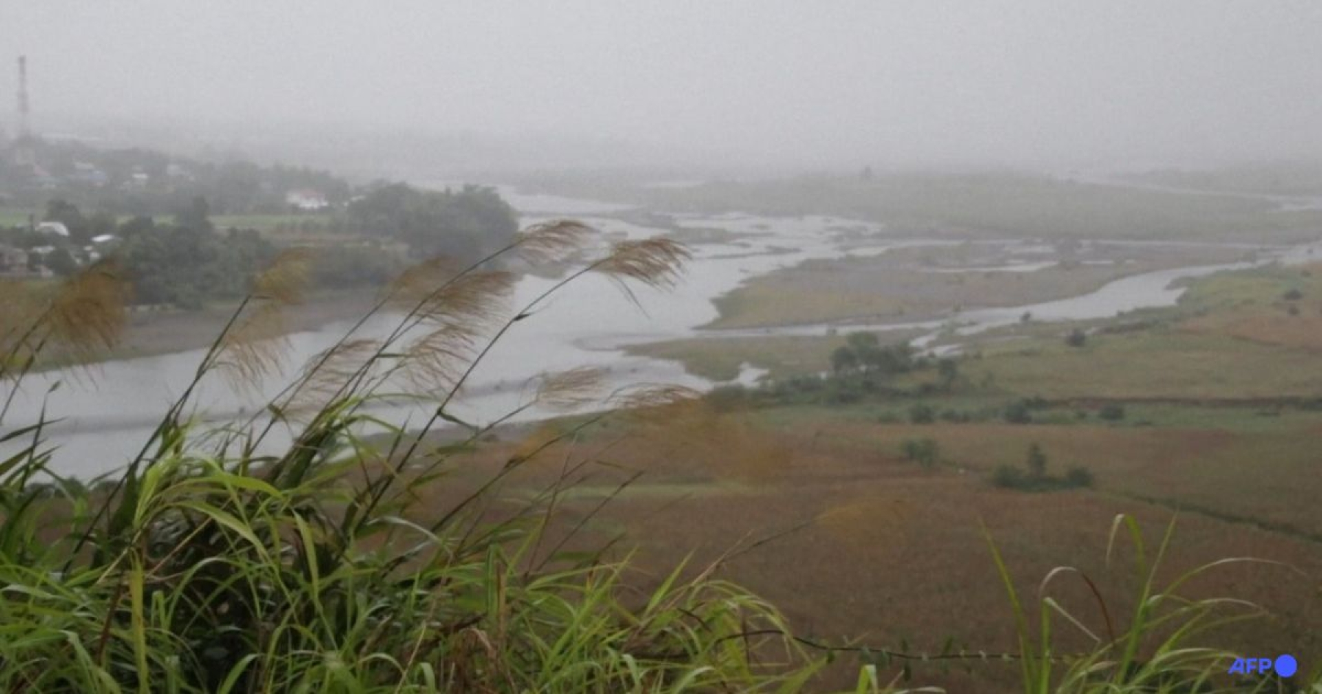 Tormenta tropical 'Ramil' provoca evacuación de miles en isla de Filipinas