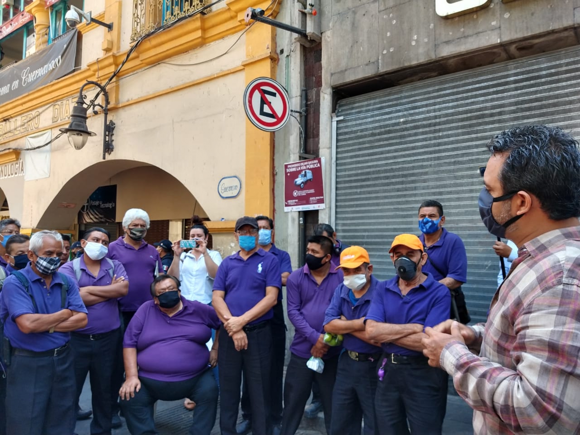 Piden lustradores de calzado a las autoridades establecer acuerdos para regreso a la actividad