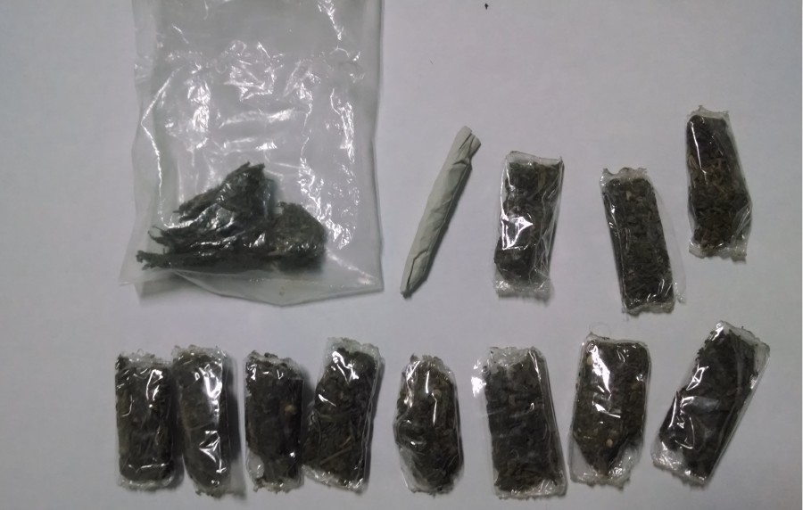 Arrestan a joven que presuntamente vendía droga
