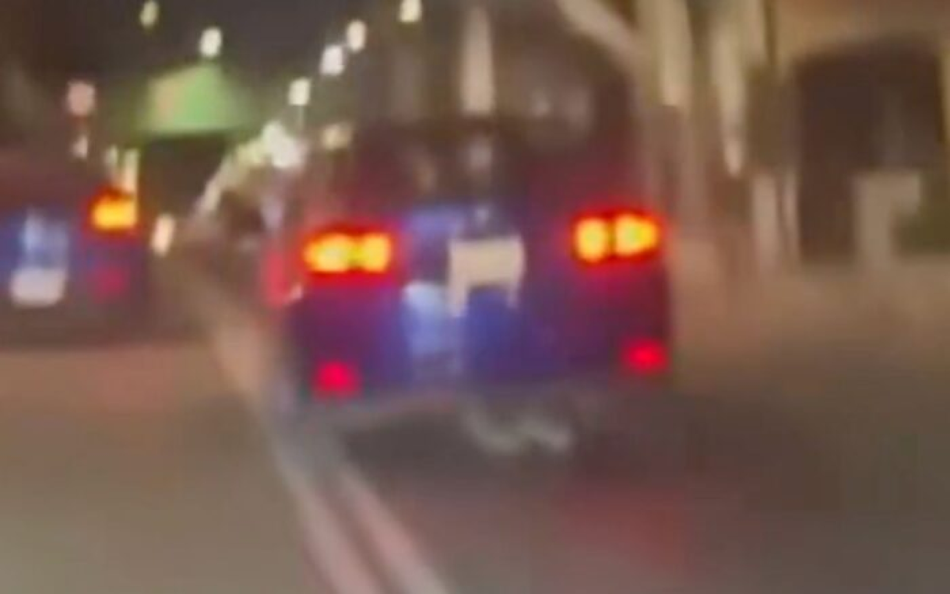 Localizan abandonado vehículo que atropelló y arrastró a motociclista