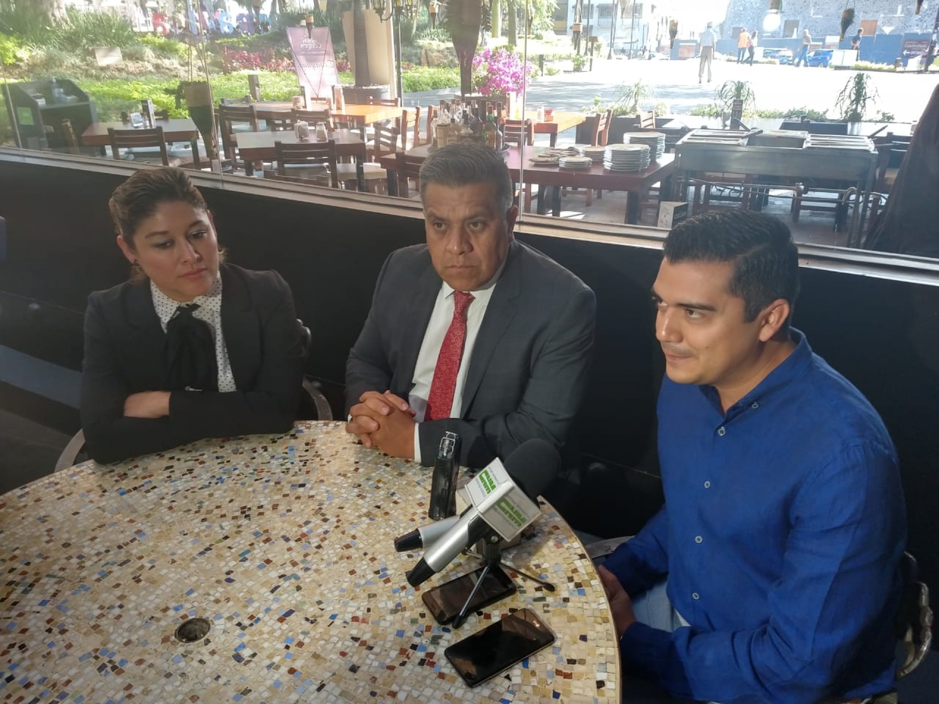Denuncian abogados presuntas irregularidades en la FGE