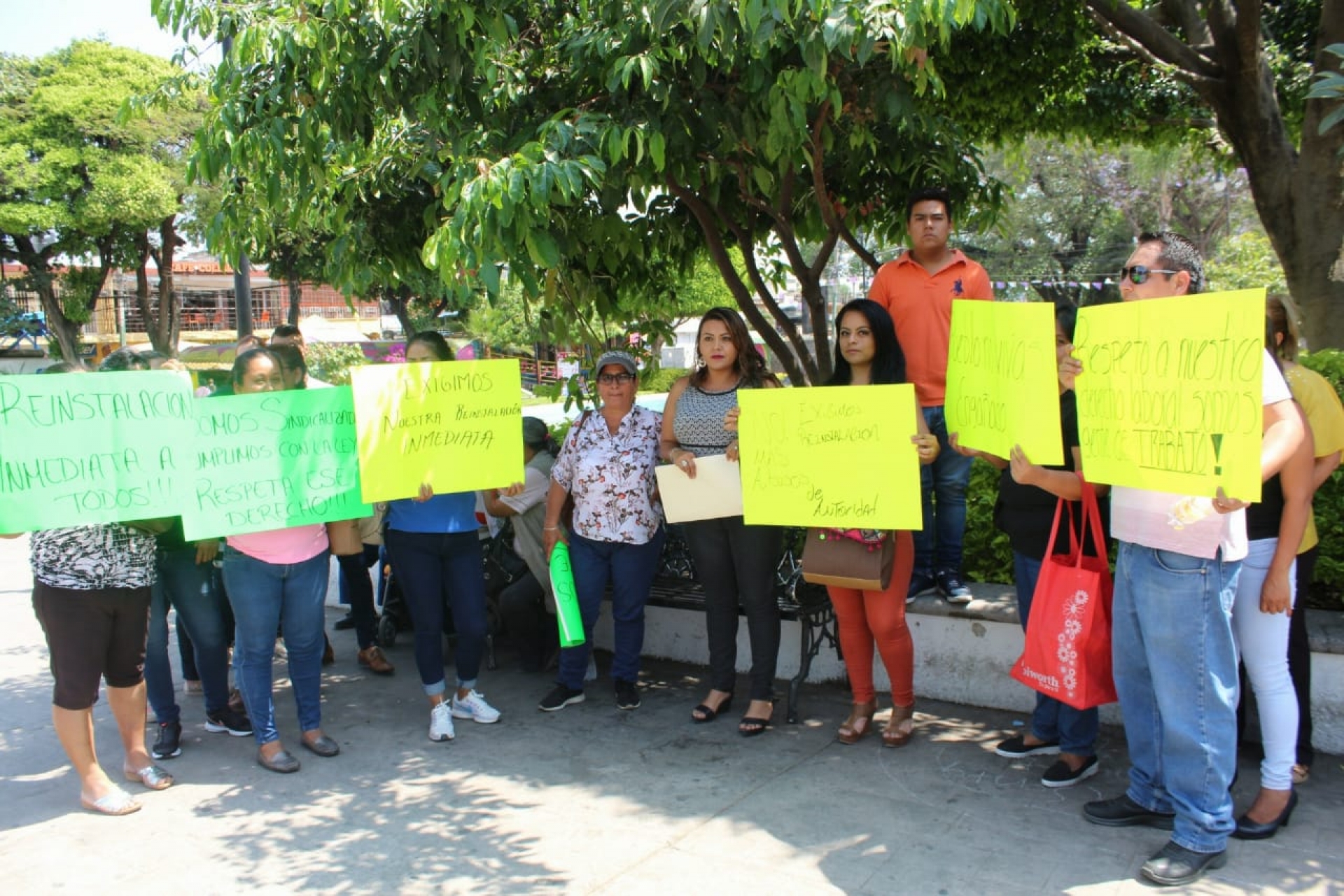 Protestan trabajadores del Ayuntamiento de Jiutepec