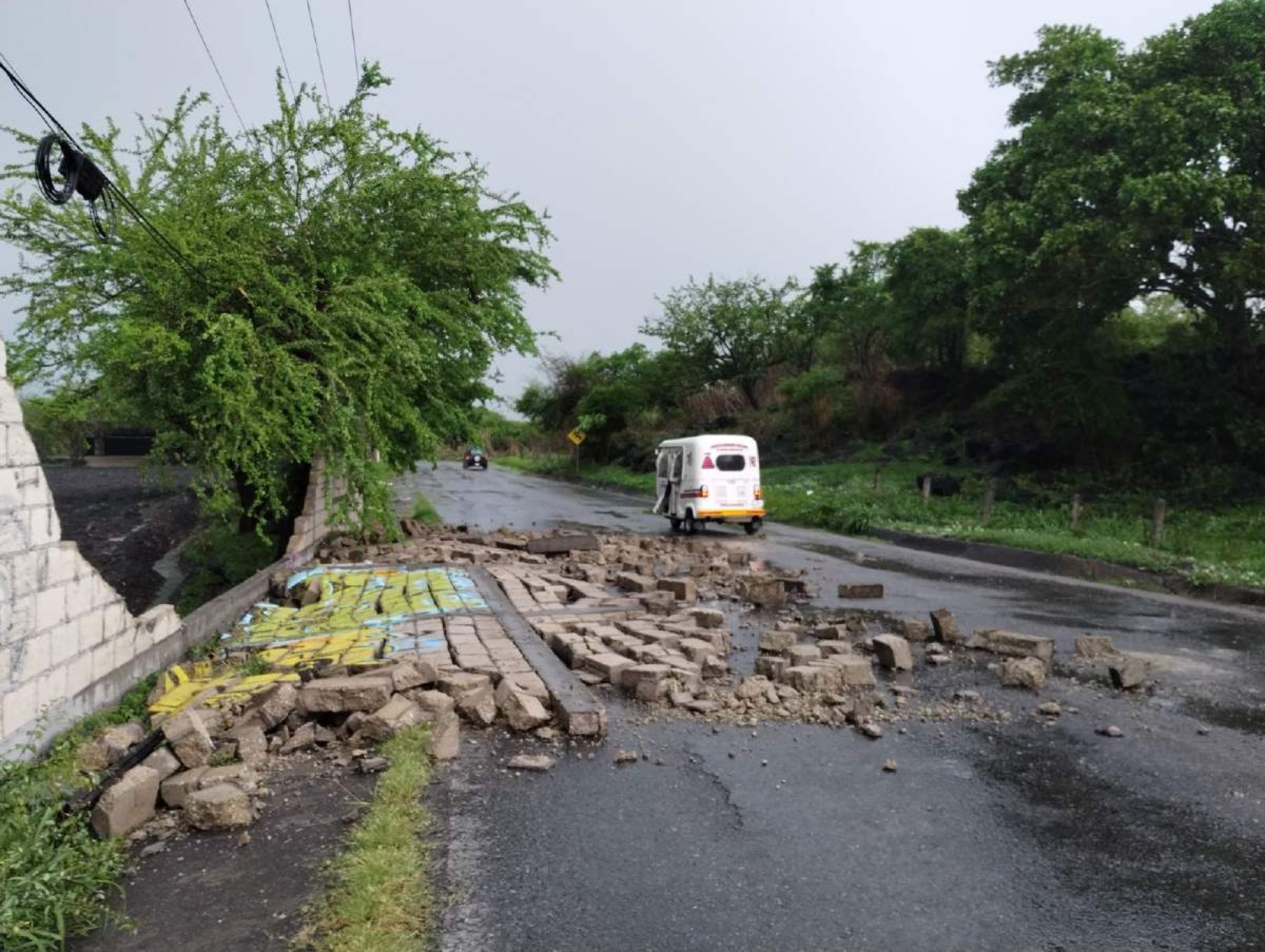 Lluvia del jueves deja afectaciones en Tlaltizapán