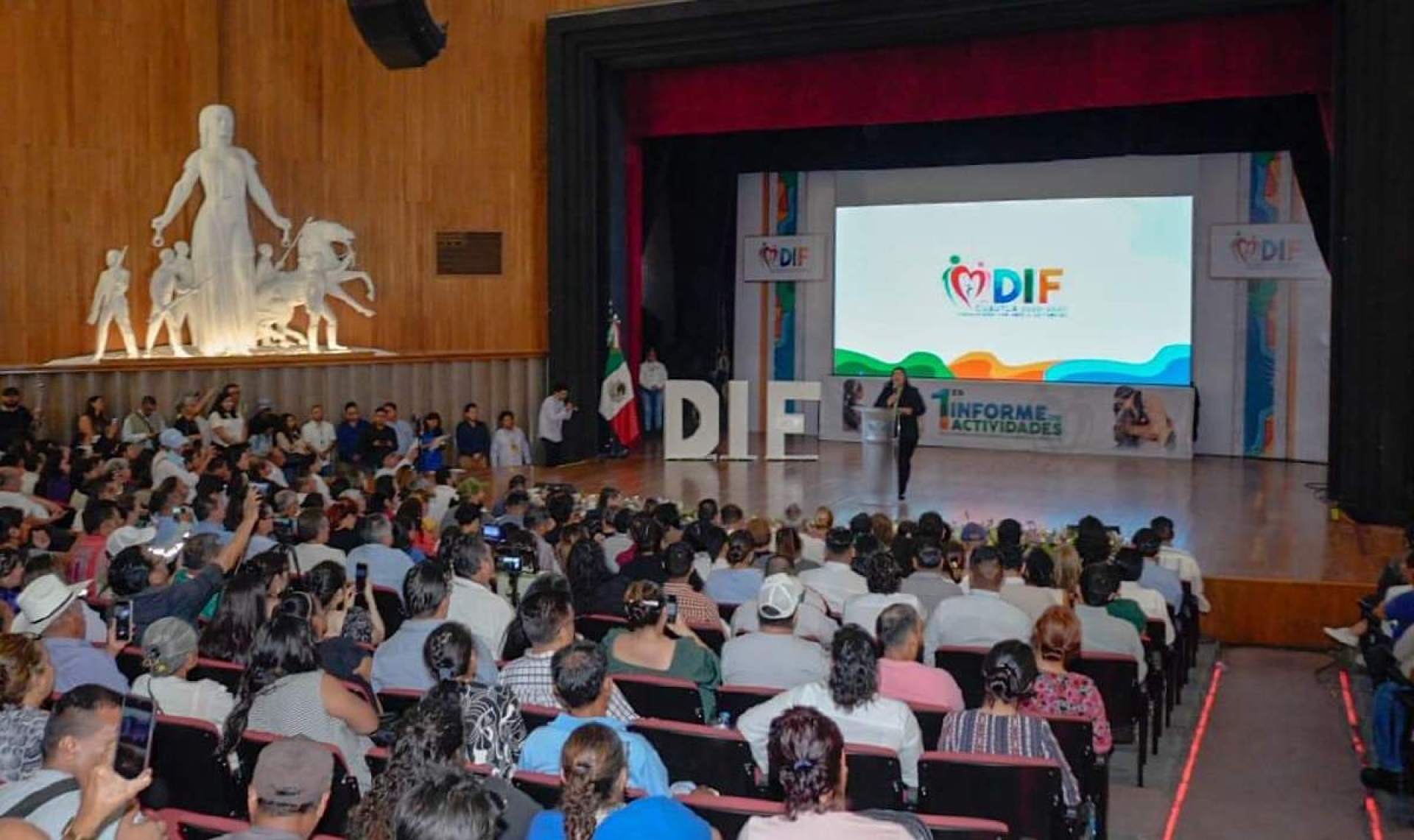 Presenta Diana Laura Corona primer informe de actividades al frente del DIF Cuautla