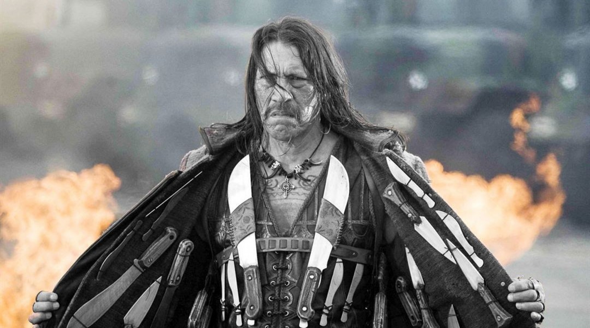 Danny Trejo ayuda a salvar a un bebé atrapado en un automóvil volcado