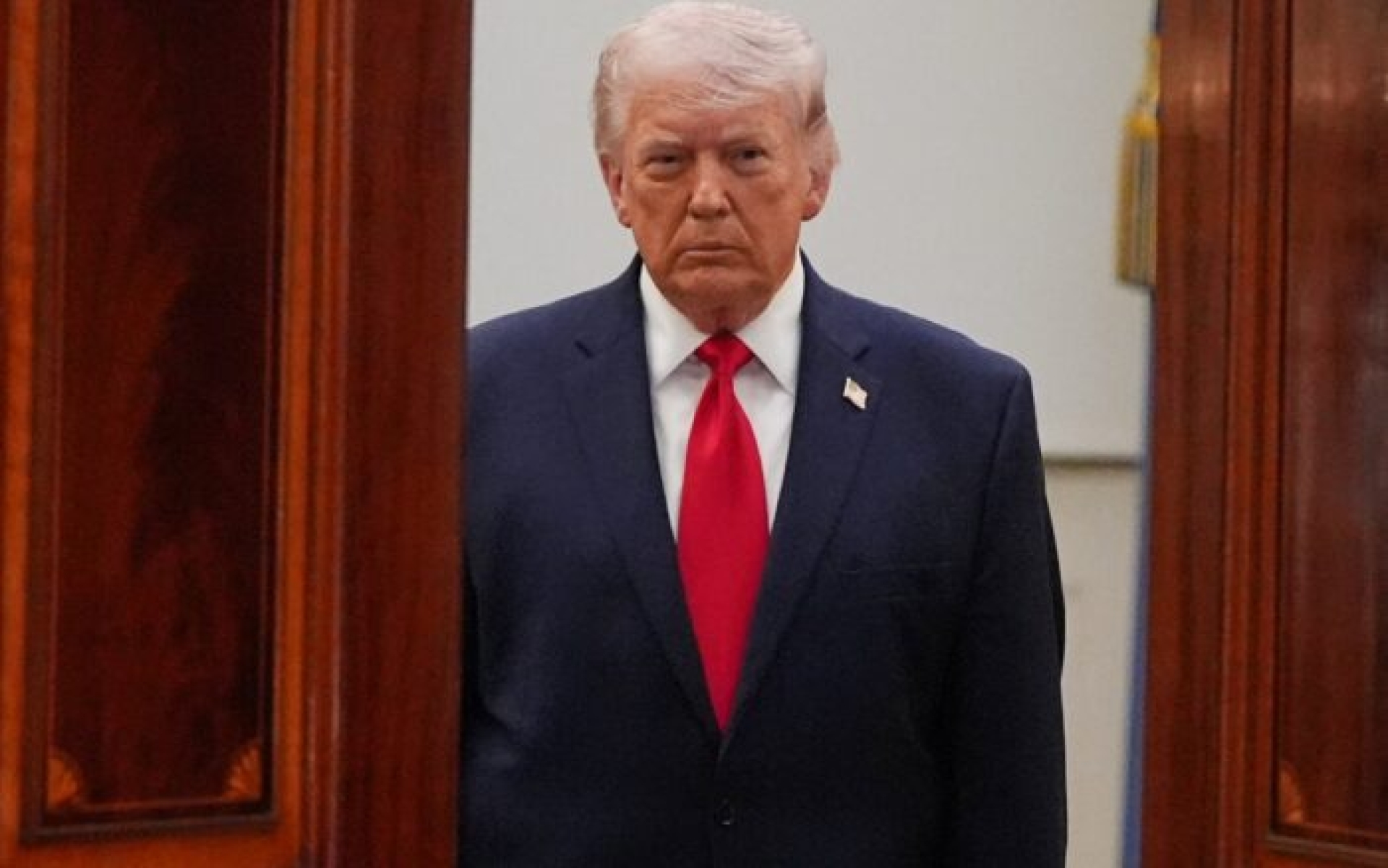 Trump advierte posible ataque contra Irán en próximas semanas