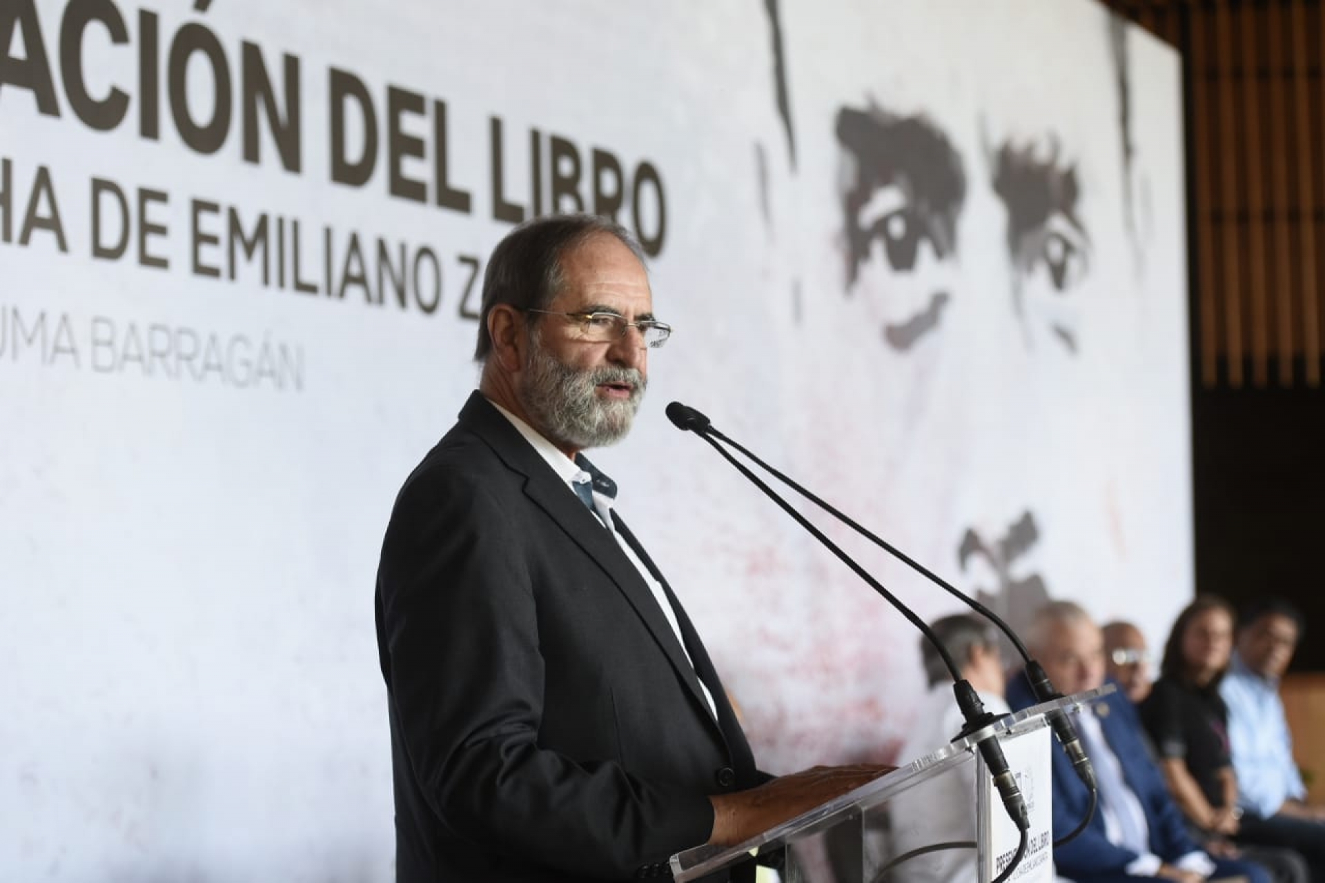 Presentan el libro 'La vida y lucha de Emiliano Zapata'