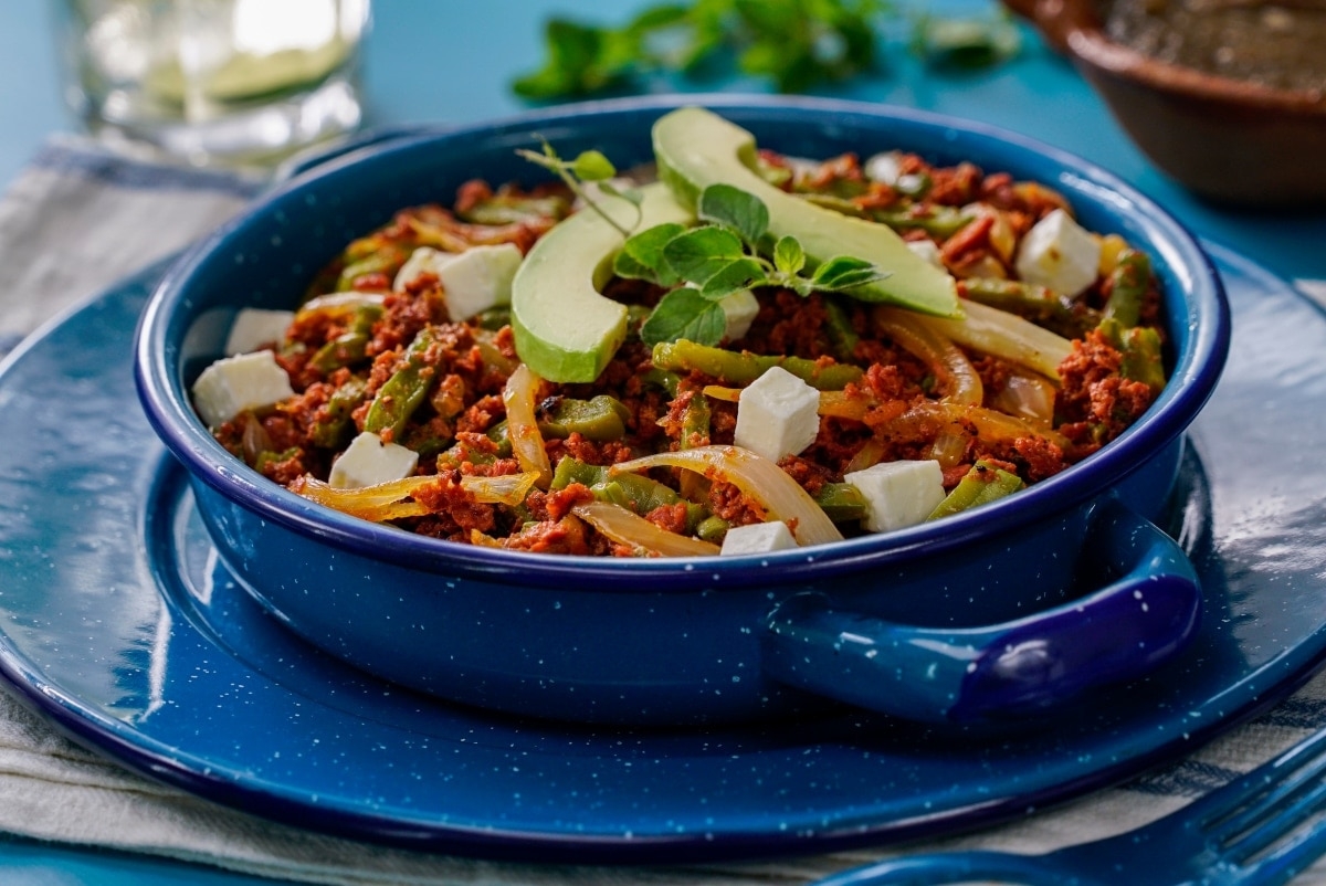 Nopales con chorizo, una receta sencillamente espectacular para la comida