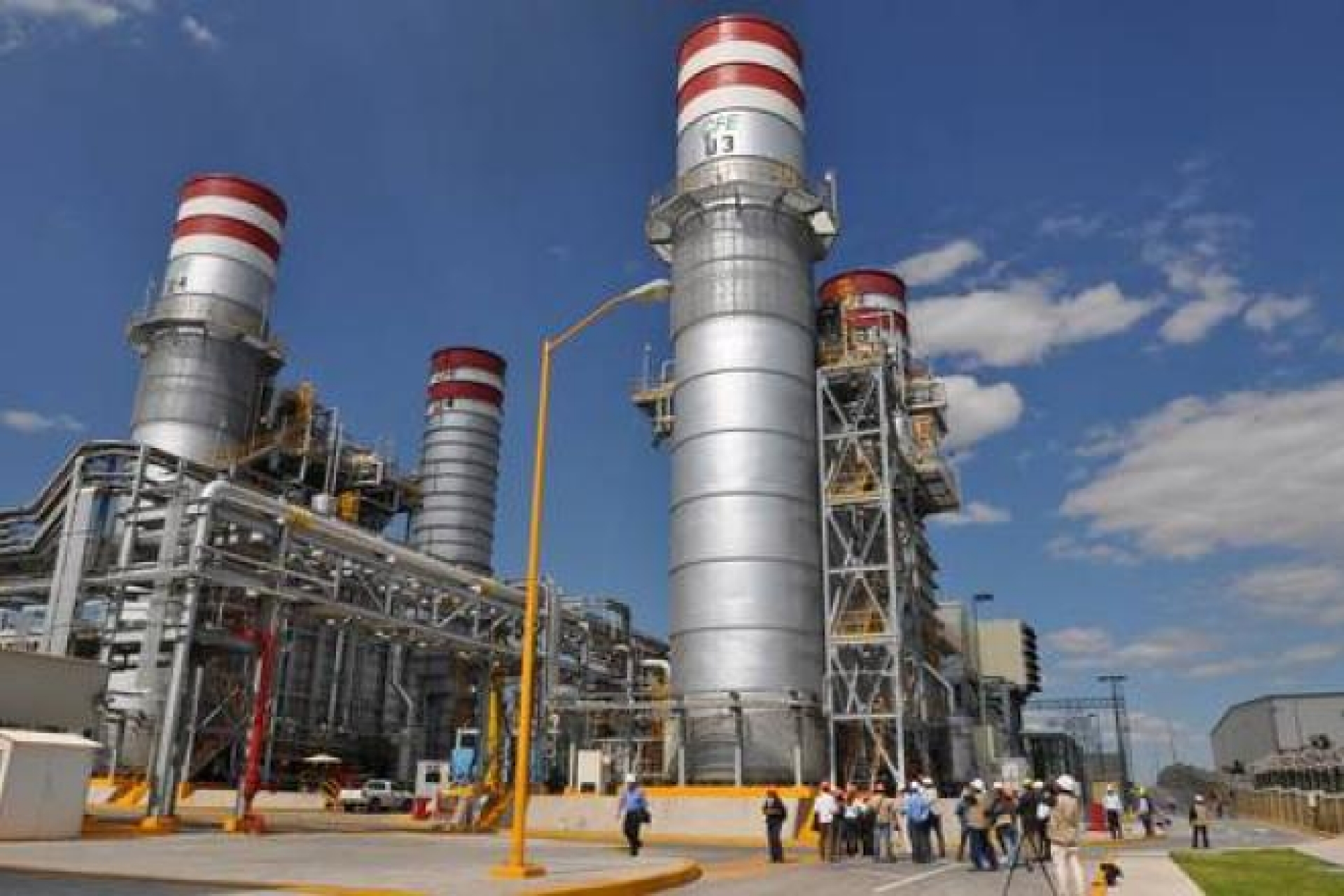 Respalda gobernador operación de termoeléctrica