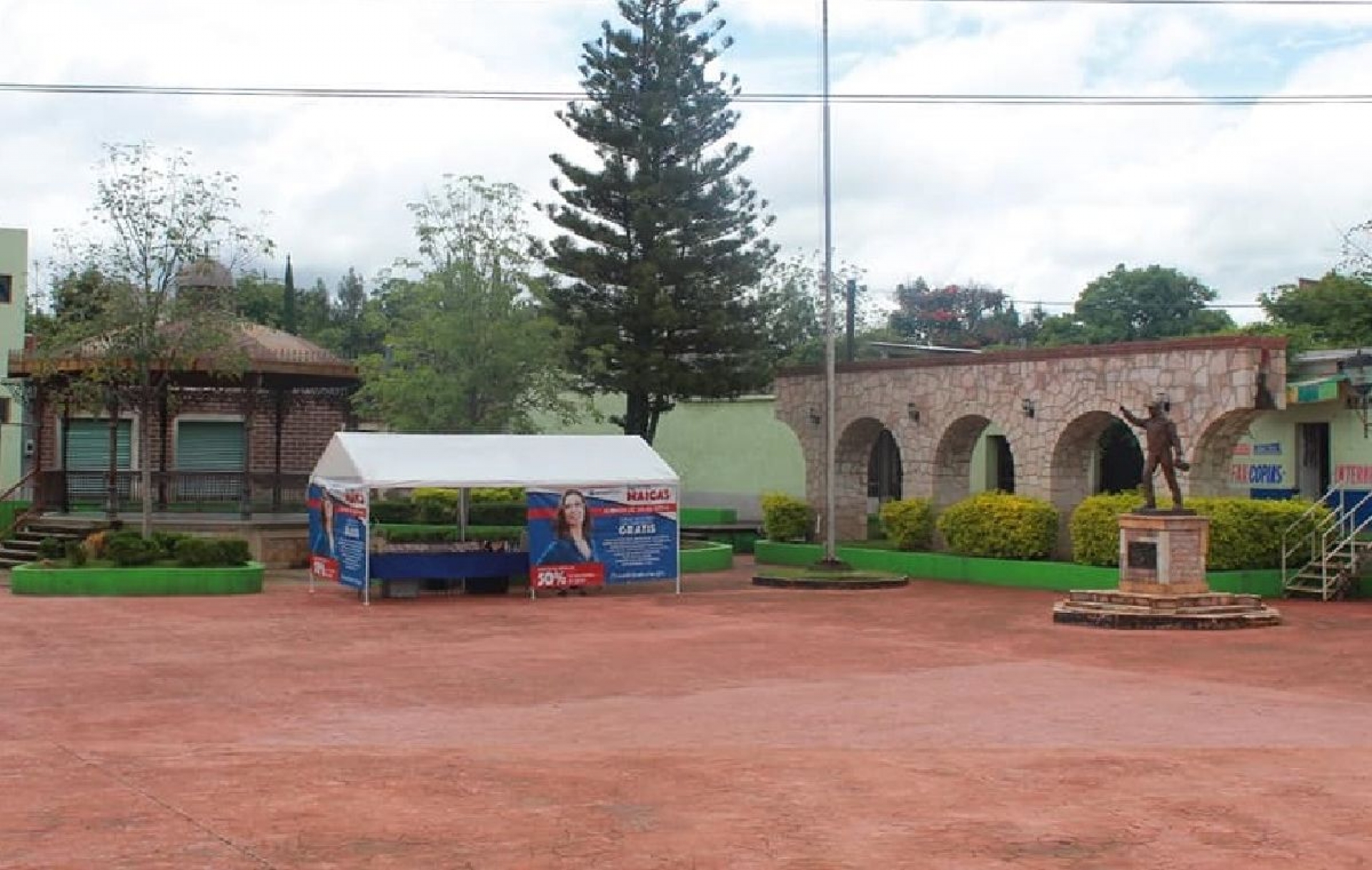 Restringen actividades comerciales en Zacualpan
