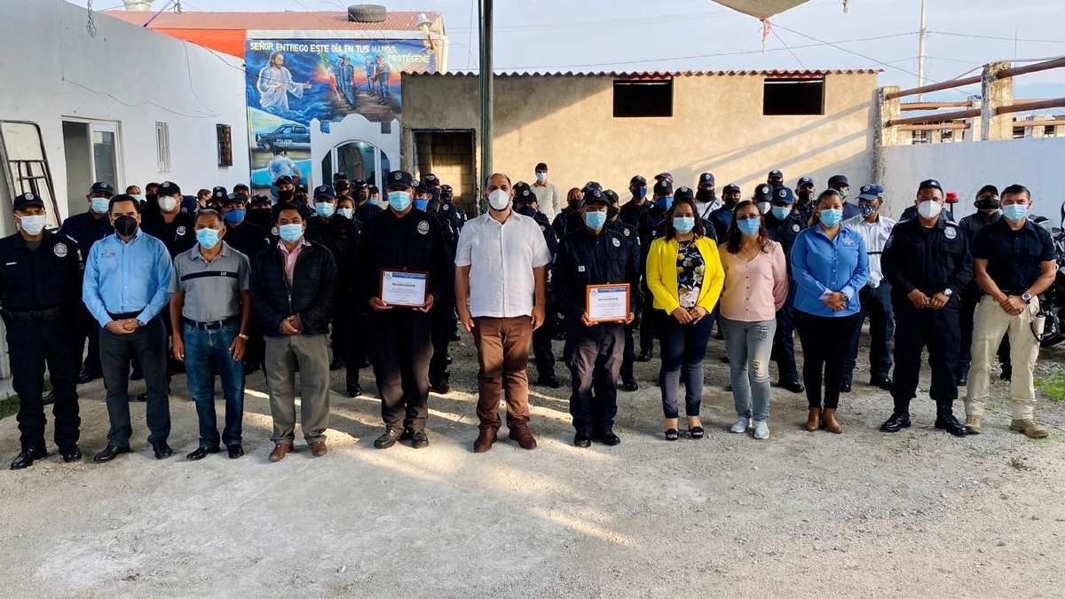 Reconocen en Yecapixtla a policías con larga trayectoria