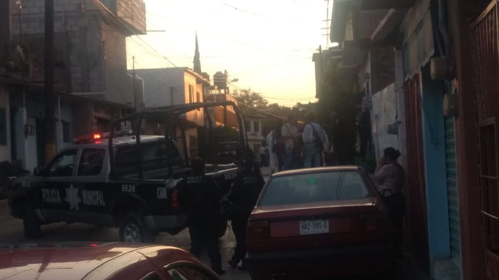 Tres personas fueron atacadas a balazos en Tejalpa