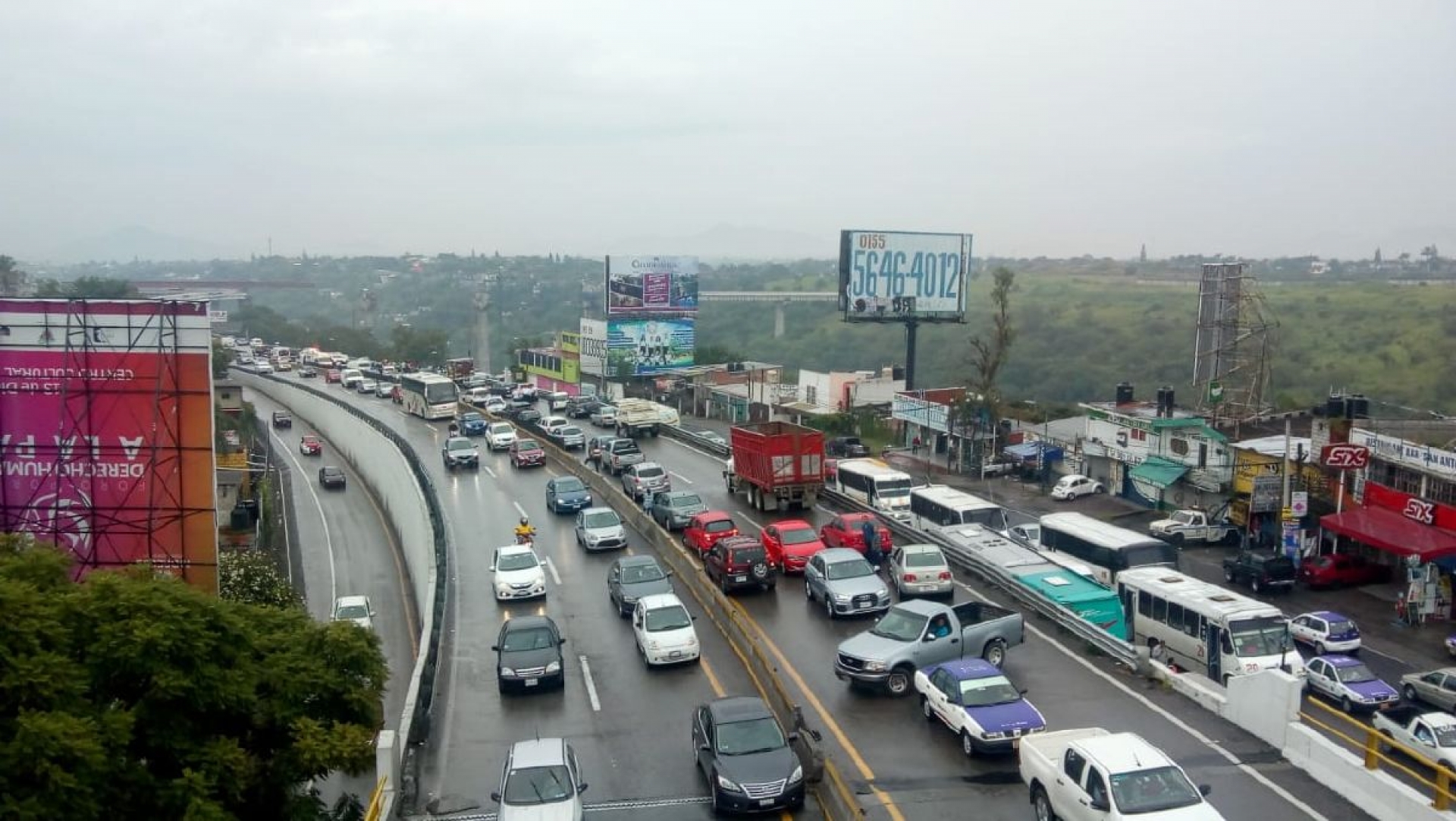 Carambola en la México-Acapulco deja tres heridos